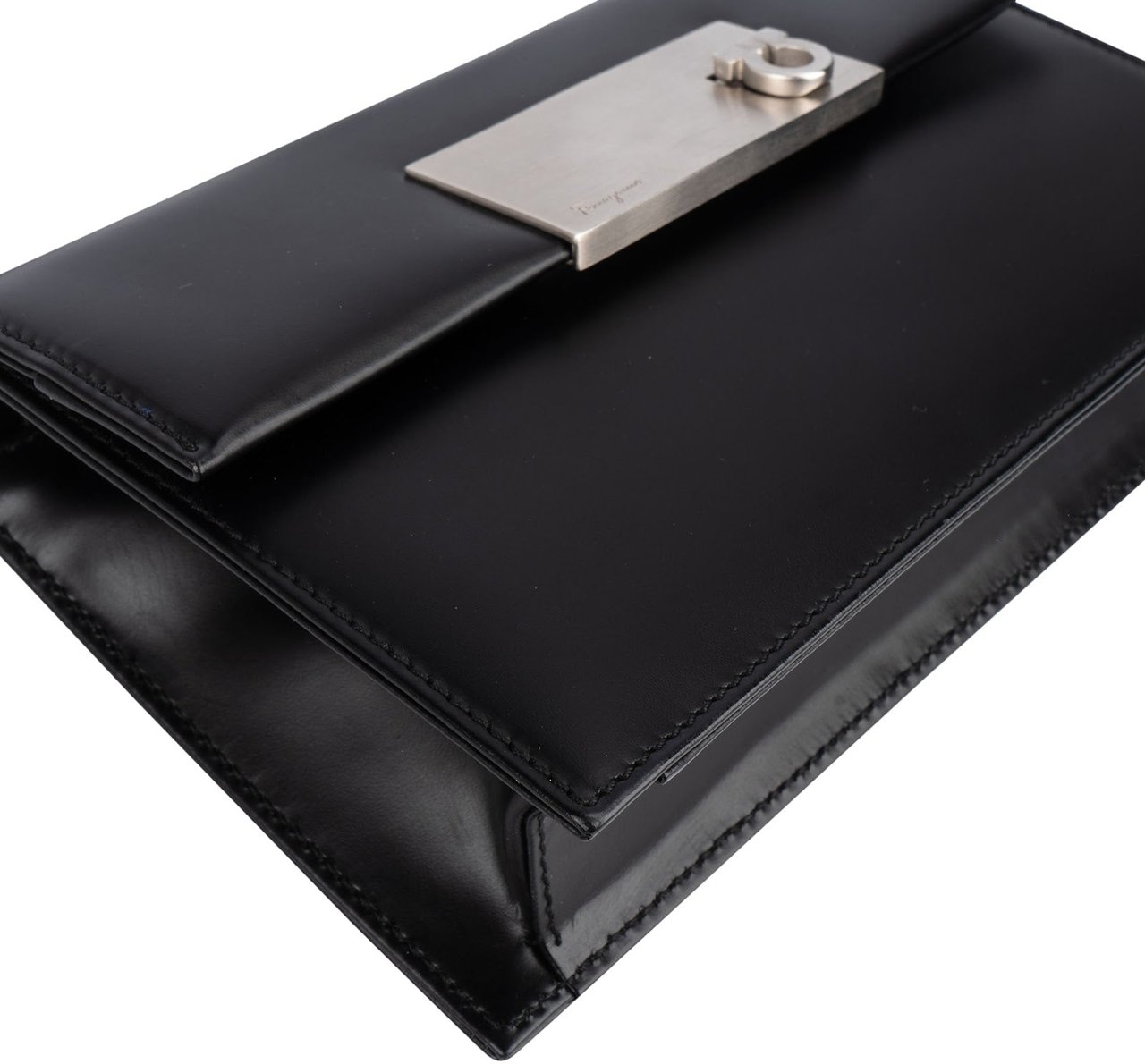 Salvatore Ferragamo Leather Gancini Small Flap Crossbody Bag Zwart