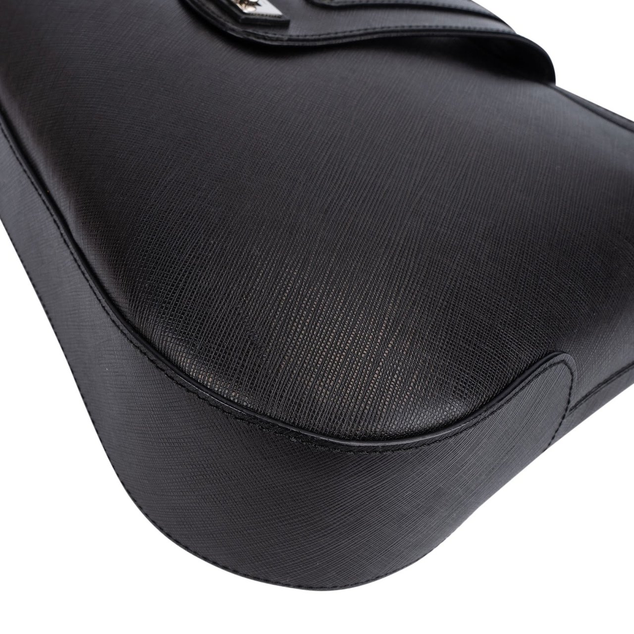 Salvatore Ferragamo Pebbled Calfskin Leather Gancini Shoulder Bag Zwart