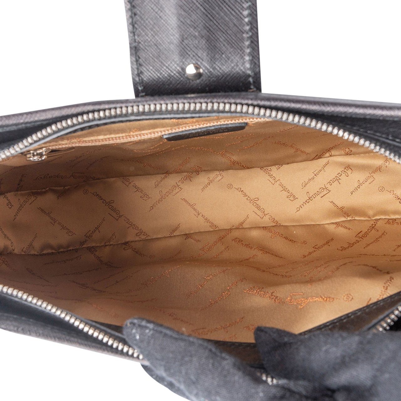 Salvatore Ferragamo Pebbled Calfskin Leather Gancini Shoulder Bag Zwart