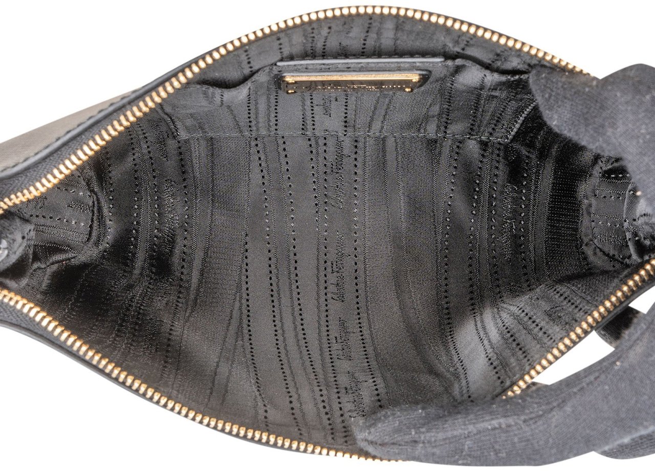 Salvatore Ferragamo Salvatore Ferragamo Saffiano Leather Gancini Baguette Shoulder Bag Zwart