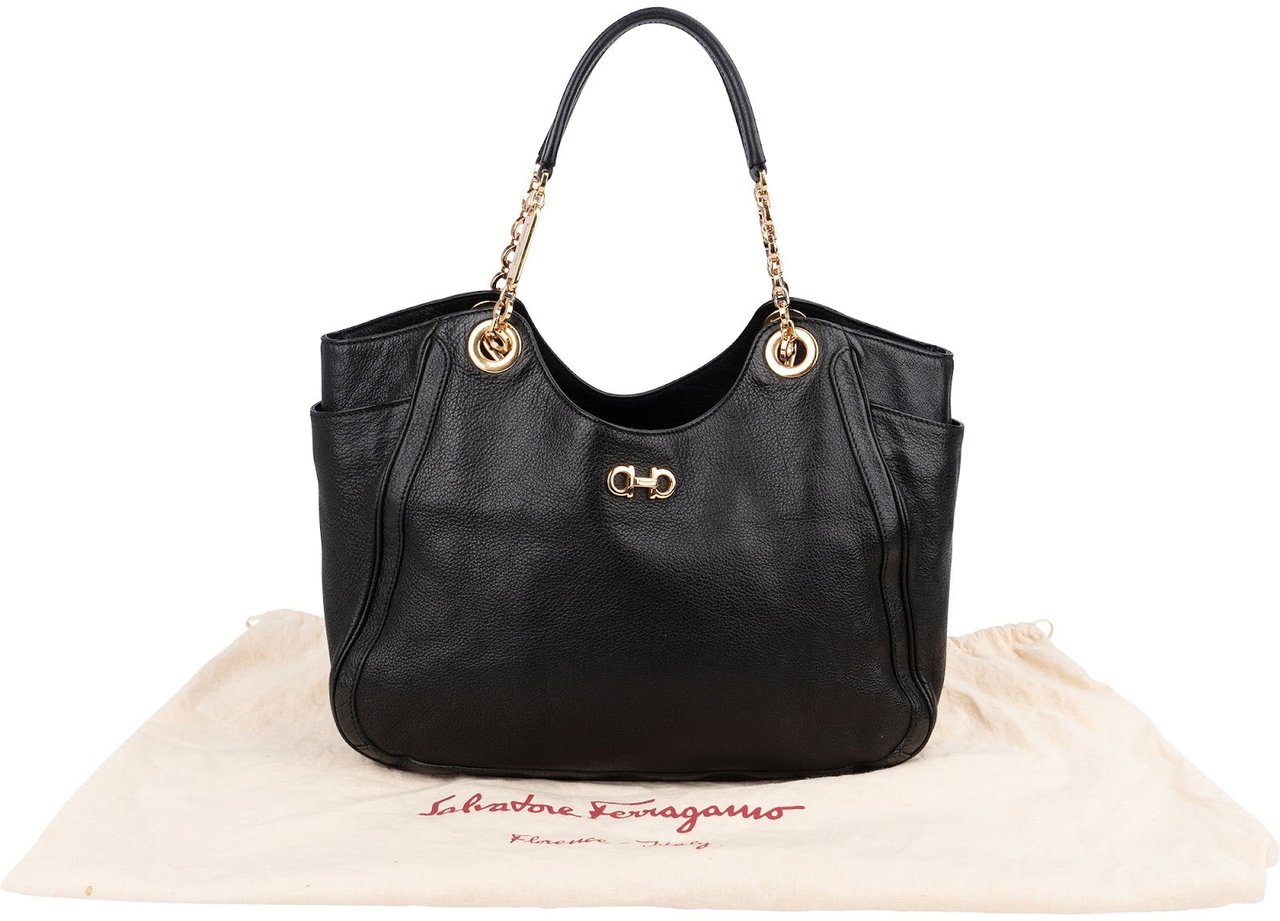 Salvatore Ferragamo Pebbled Leather Gancini Tote Shoulder Bag Zwart