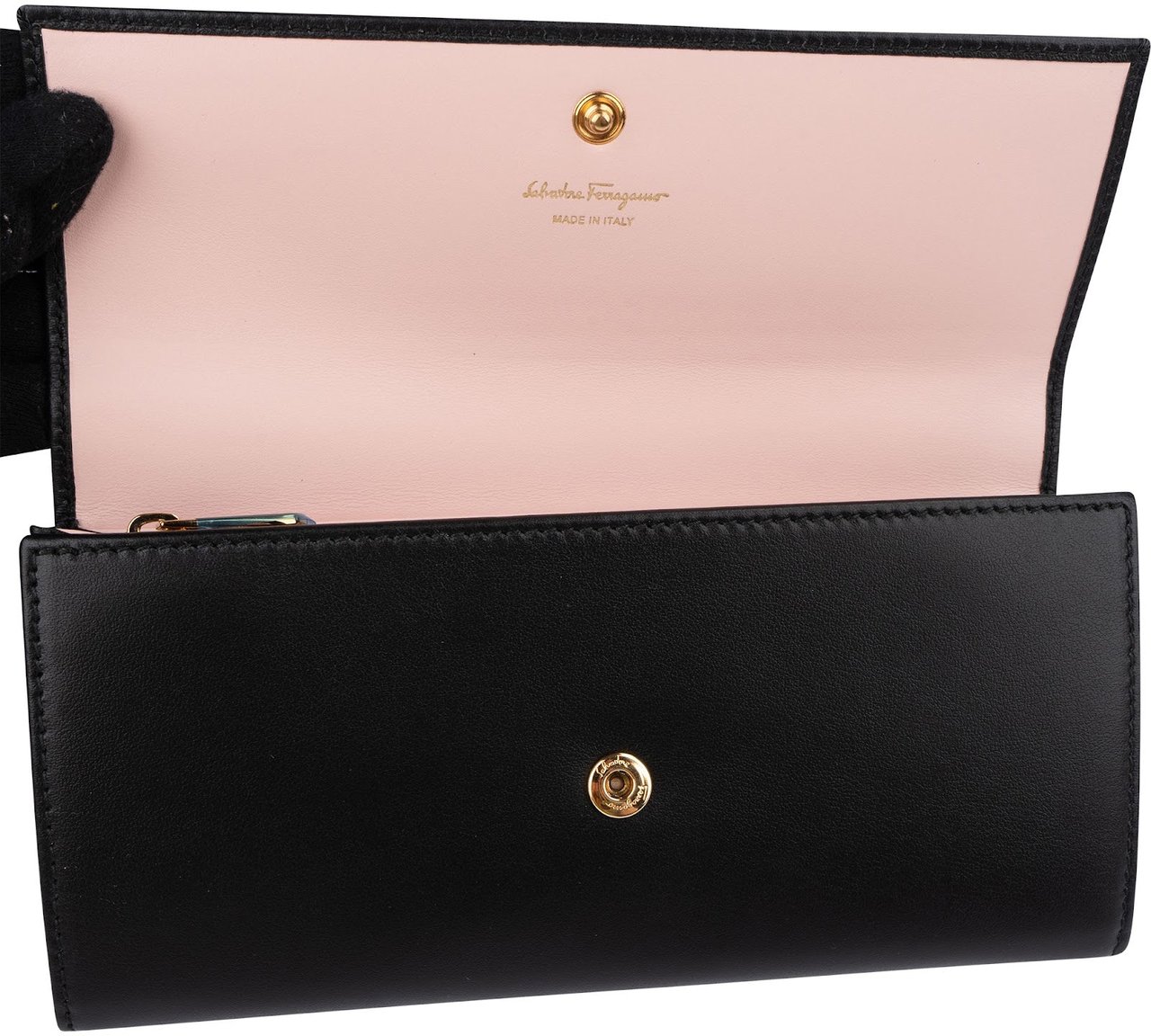 Salvatore Ferragamo Leather Diadora Pins Flap Wallet Zwart