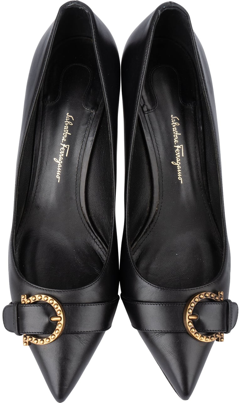 Salvatore Ferragamo Salvatore Ferragamo Black Leather Heels (38,5) Zwart