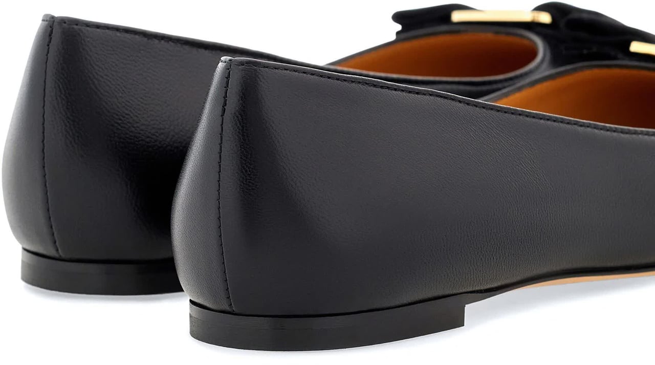 Salvatore Ferragamo Black Varina Soft Leather Ballet Flats Zwart