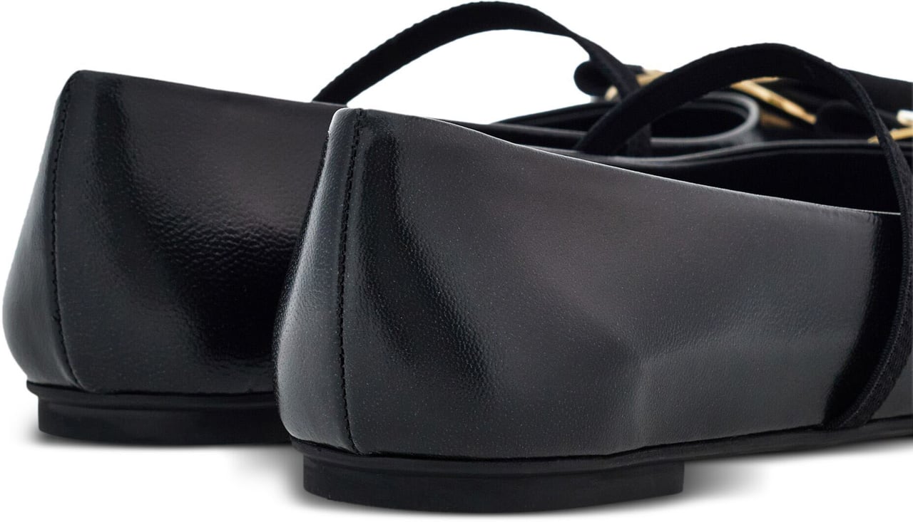 Salvatore Ferragamo Black Zina Sophisticated Nappa Leather Ballerinas Zwart