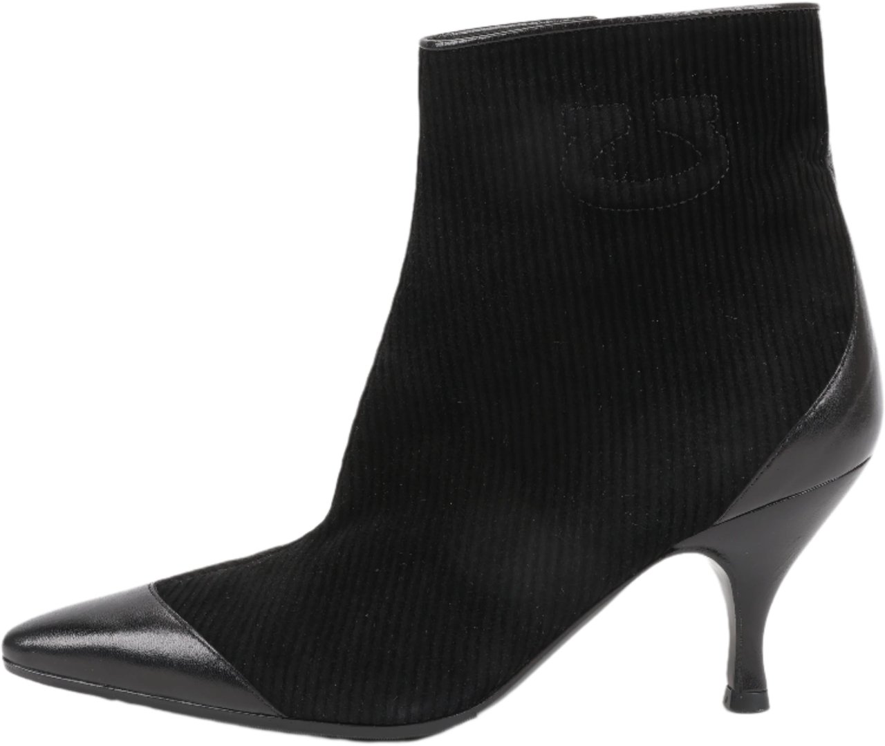 Salvatore Ferragamo Salvatore Ferragamo Gancini Leather & Suede Ankle Boots in Black, Size 4.5 US Zwart