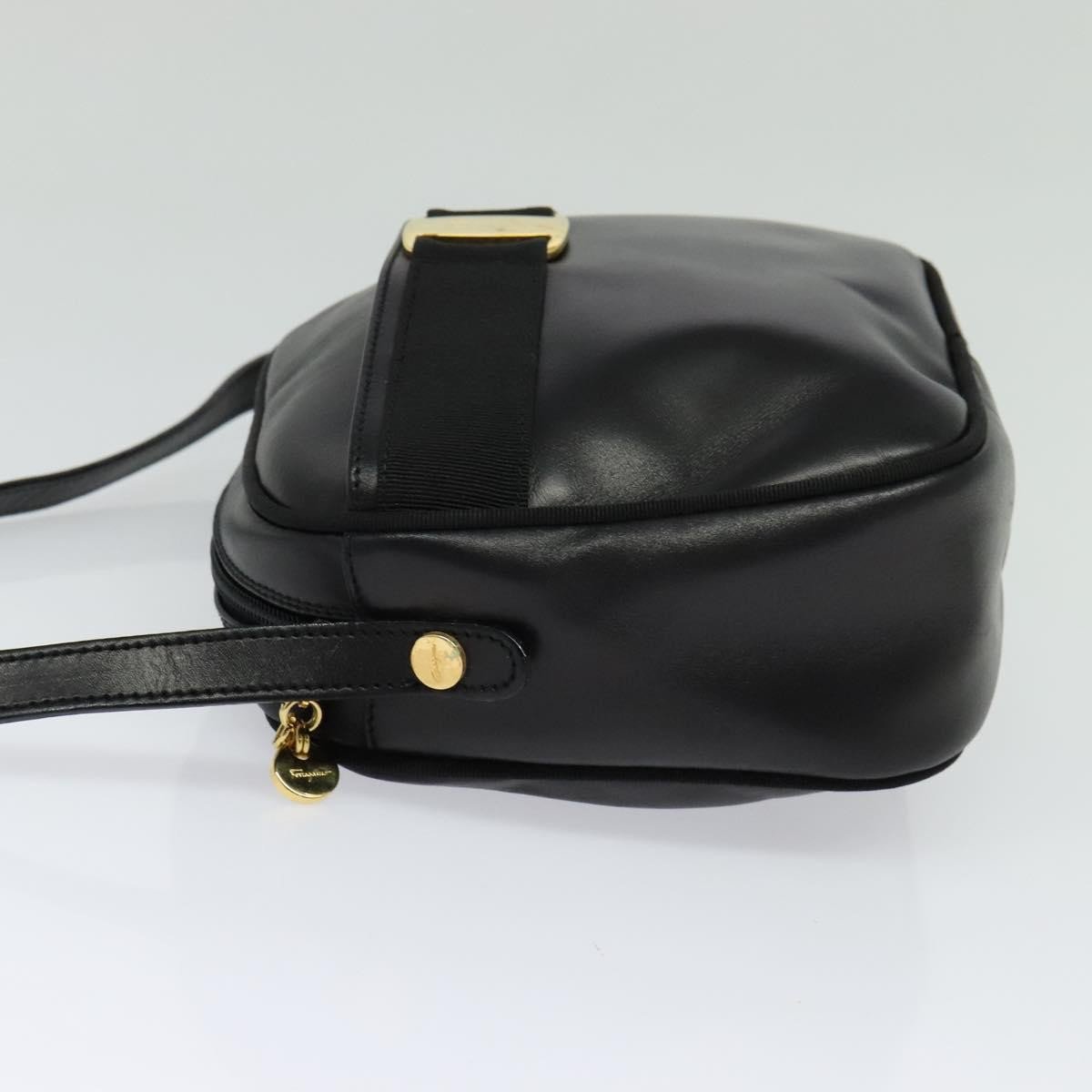 Salvatore Ferragamo Vara Bow Camera Leather Zwart