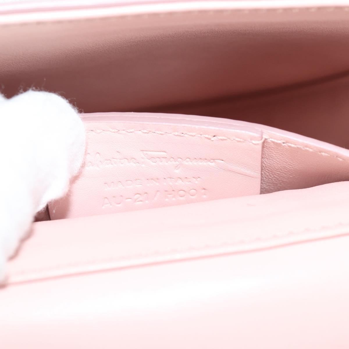 Salvatore Ferragamo Salvatore Ferragamo Vela Flap Crossbody Bag Leather Medium Roze