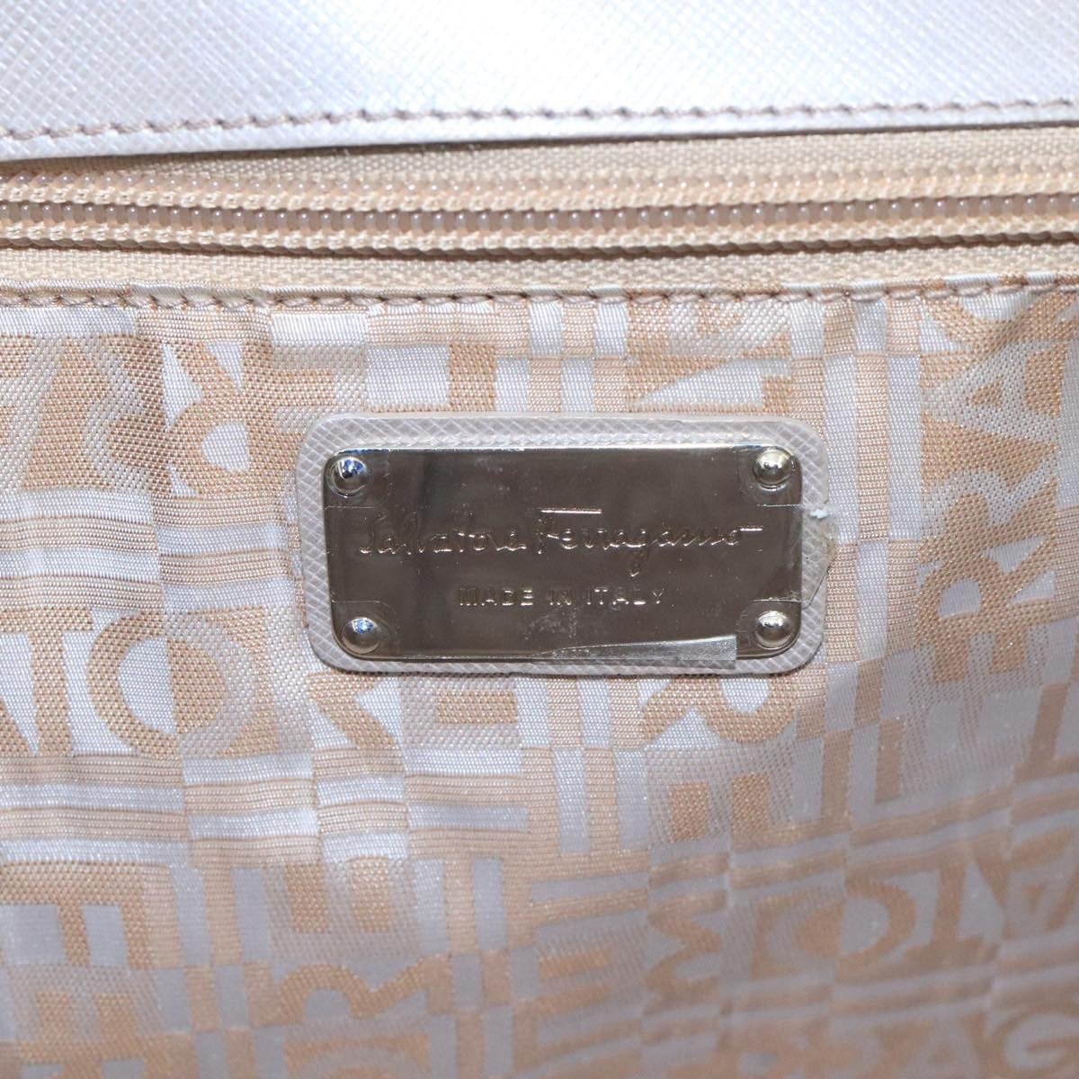 Salvatore Ferragamo Virna Satchel Leather Medium Zilver