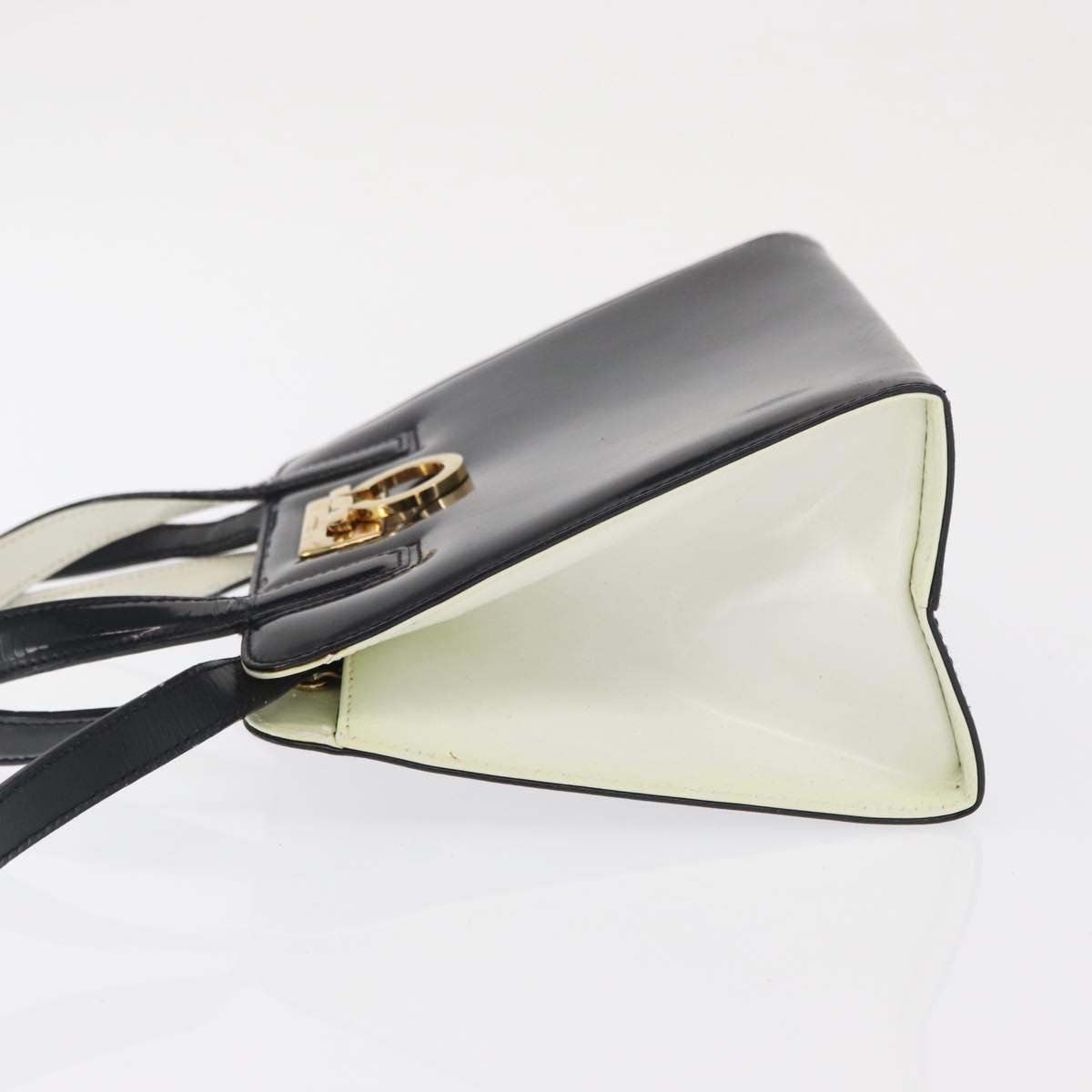 Salvatore Ferragamo Gancini Patent Leather Zwart