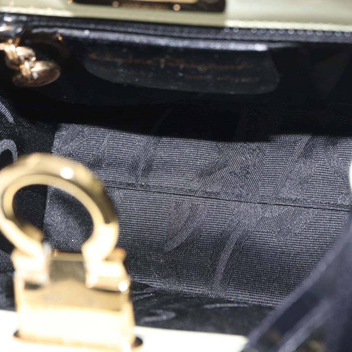 Salvatore Ferragamo Gancini Patent Leather Zwart