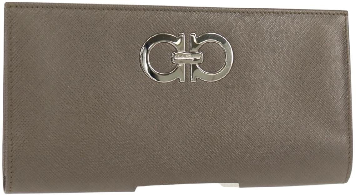 Salvatore Ferragamo Salvatore Ferragamo Gancini Bifold Wallet Leather Grijs