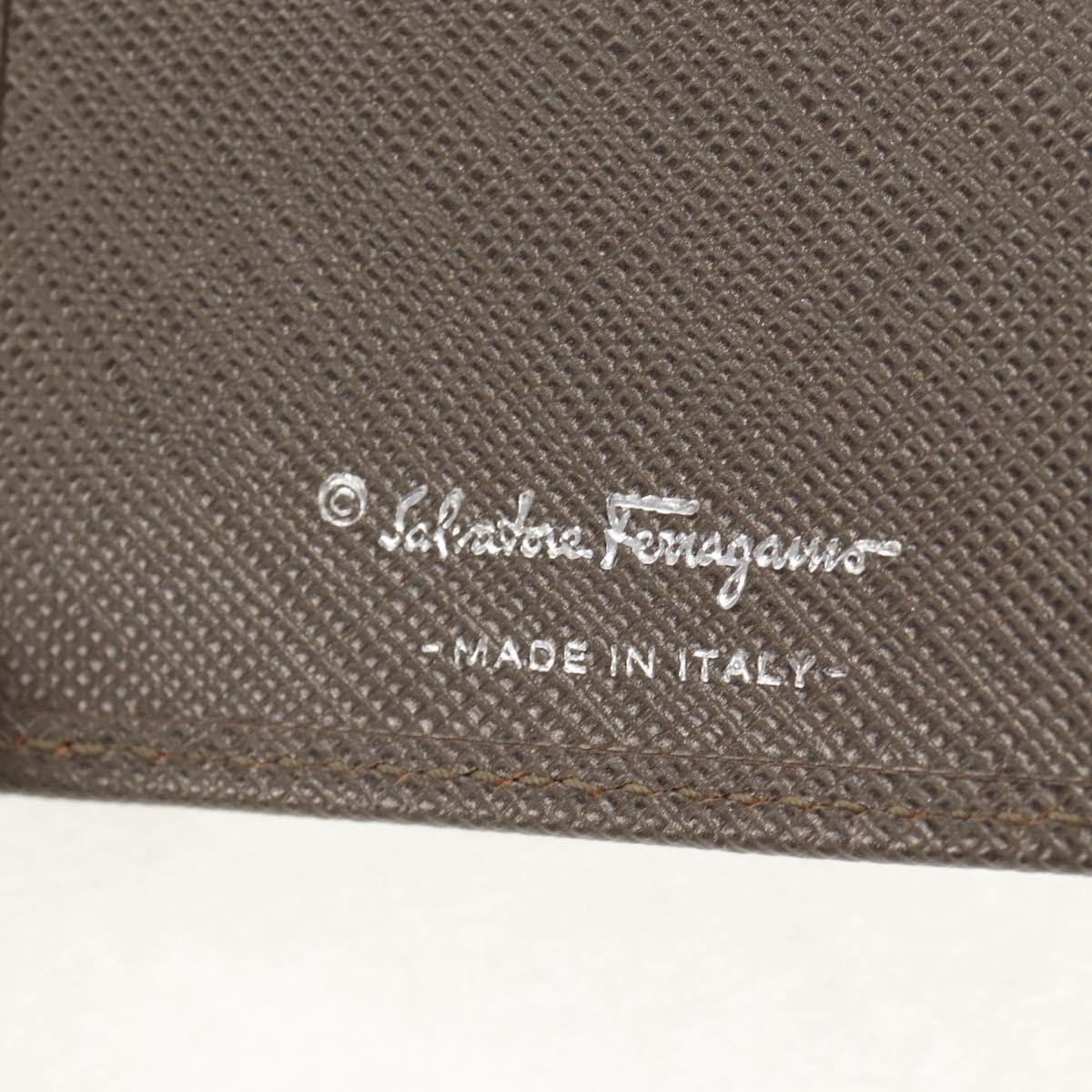 Salvatore Ferragamo Salvatore Ferragamo Gancini Bifold Wallet Leather Grijs
