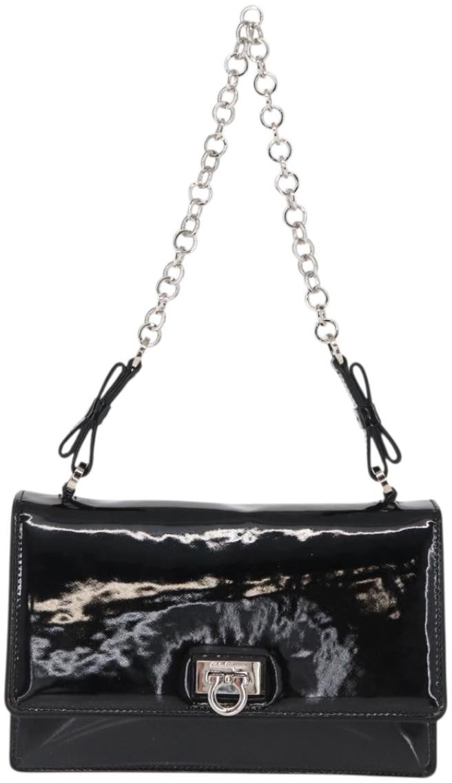 Salvatore Ferragamo Gancini Chain Shoulder bag Patent leather Zwart