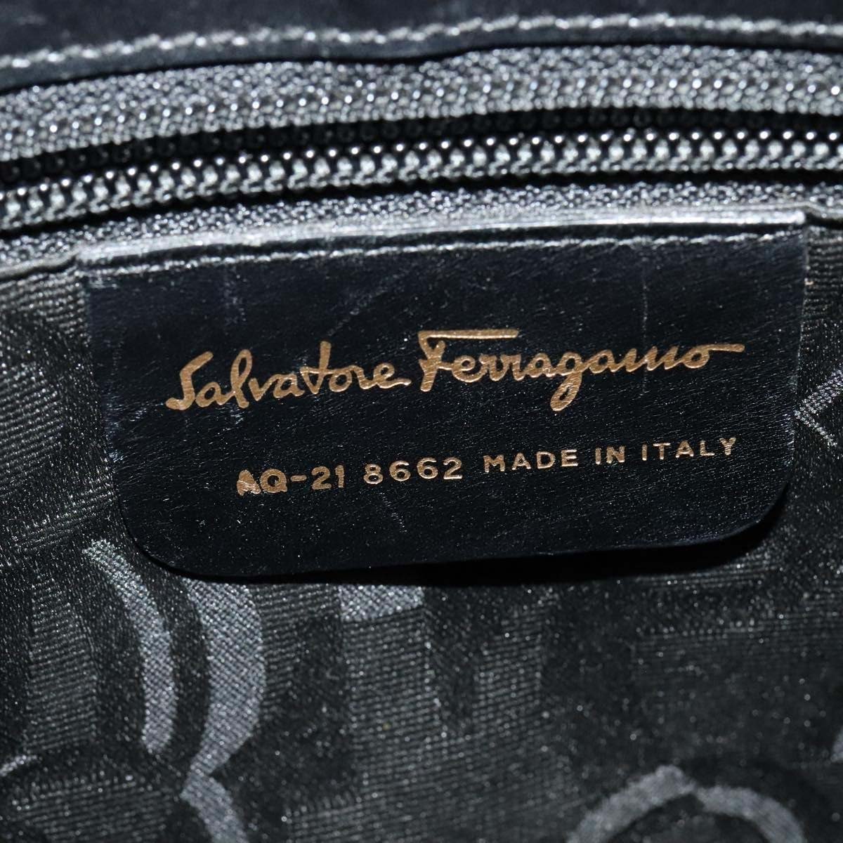 Salvatore Ferragamo Gancio Flap Hobo Leather Medium Zwart
