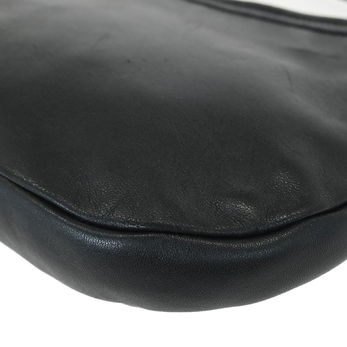 Salvatore Ferragamo Salvatore Ferragamo Vara Bow Hobo Leather Zwart