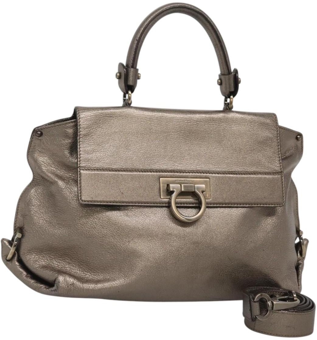 Salvatore Ferragamo Salvatore Ferragamo Sofia Satchel Smooth Leather Medium Goud