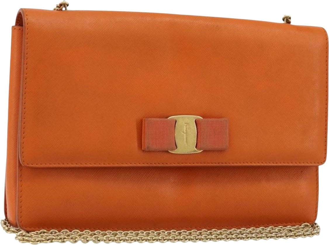Salvatore Ferragamo Vara Bow Chain Clutch Leather Small Oranje