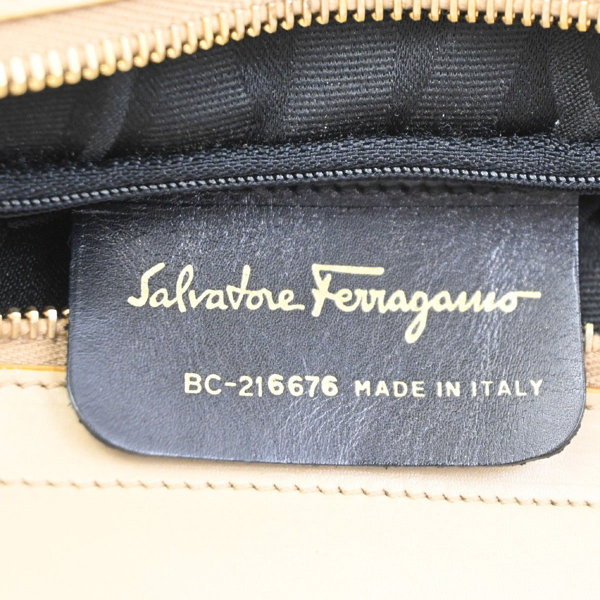 Salvatore Ferragamo Vala Leather Bruin