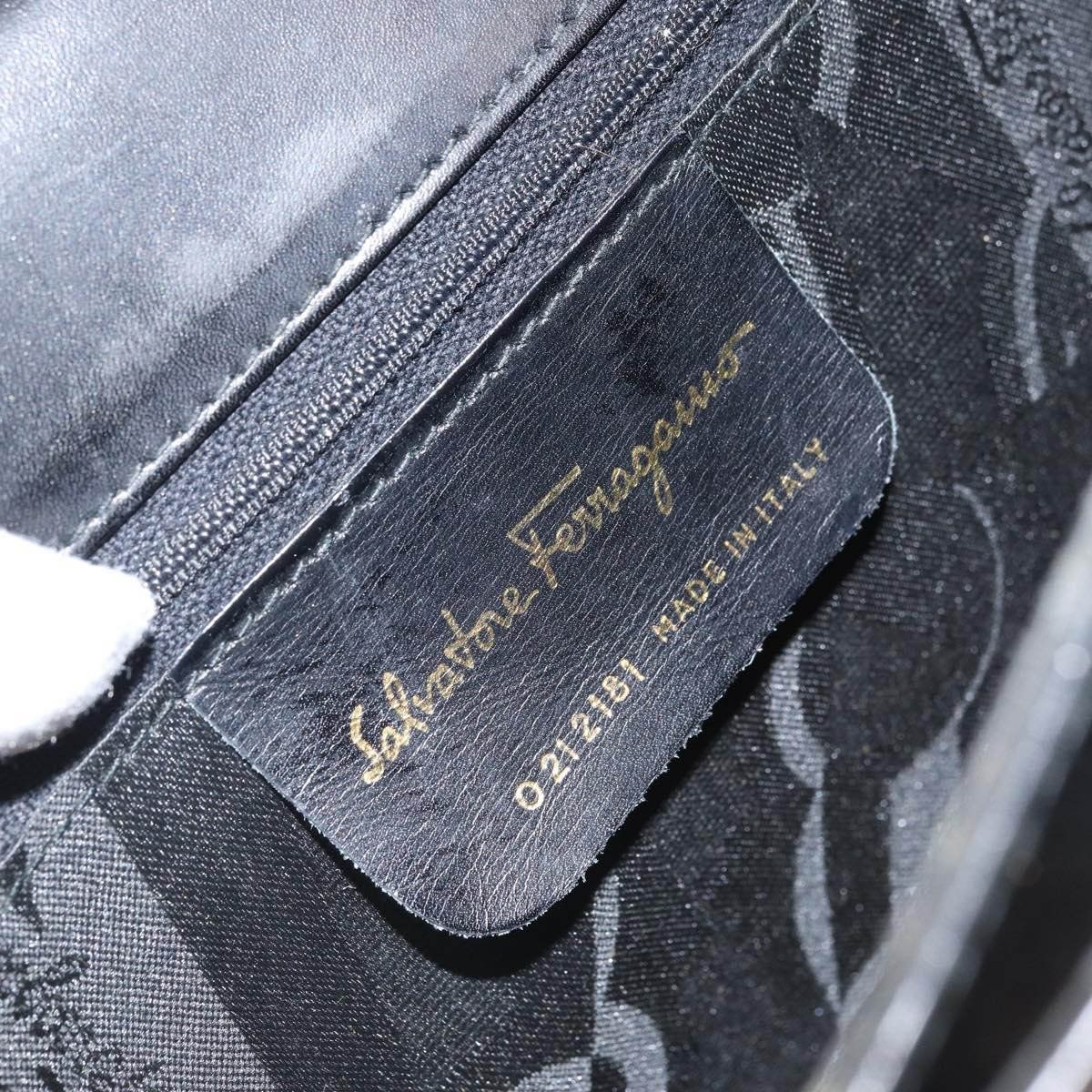 Salvatore Ferragamo Gancini Convertible Top Handle Leather Medium Zwart