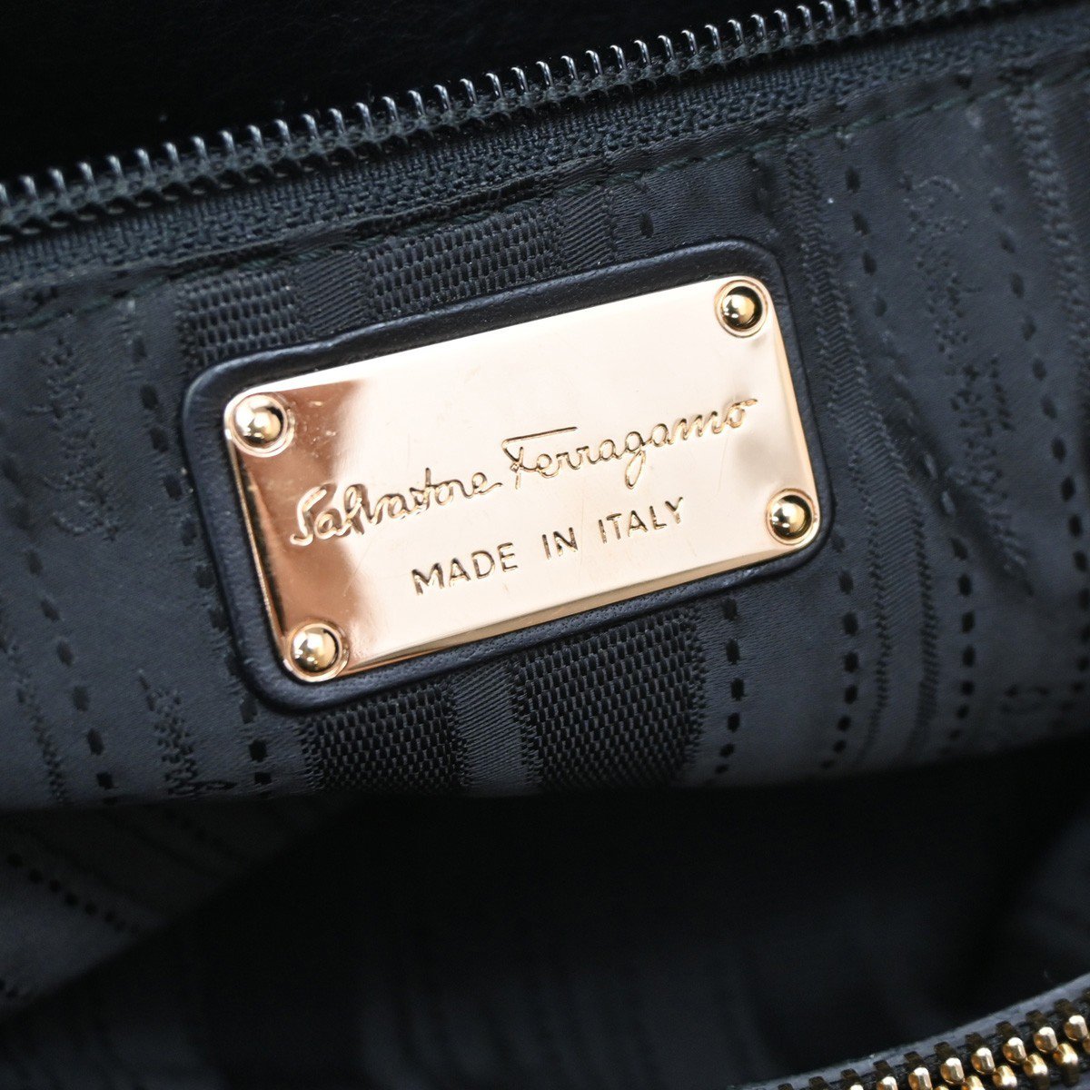 Salvatore Ferragamo Salvatore Ferragamo Gancini Tote Leather Zwart