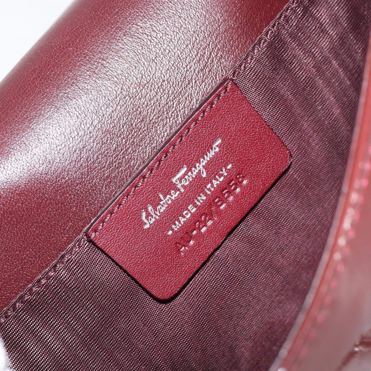 Salvatore Ferragamo Vala Chain Shoulder bag Patent leather Rood