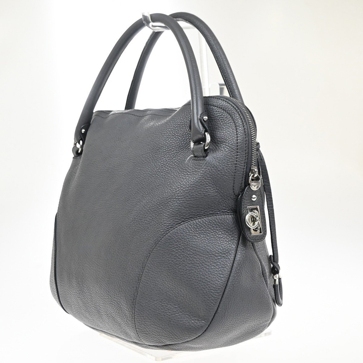 Salvatore Ferragamo Salvatore Ferragamo Bonaria Satchel Leather Large Grijs