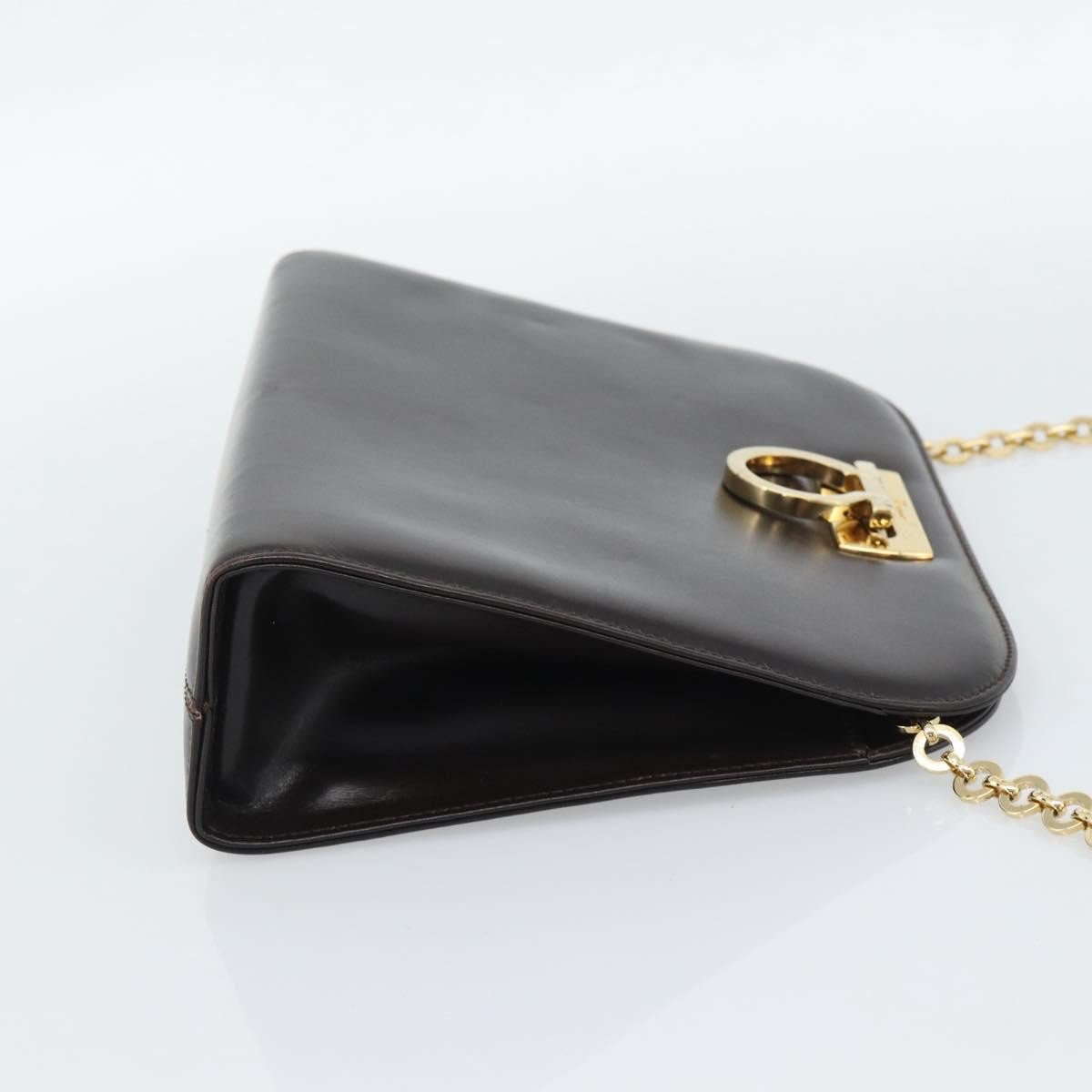 Salvatore Ferragamo Vintage Gancini Chain Leather Medium Bruin