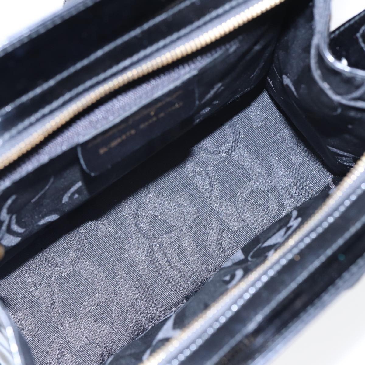 Salvatore Ferragamo Vara Patent Leather Zwart