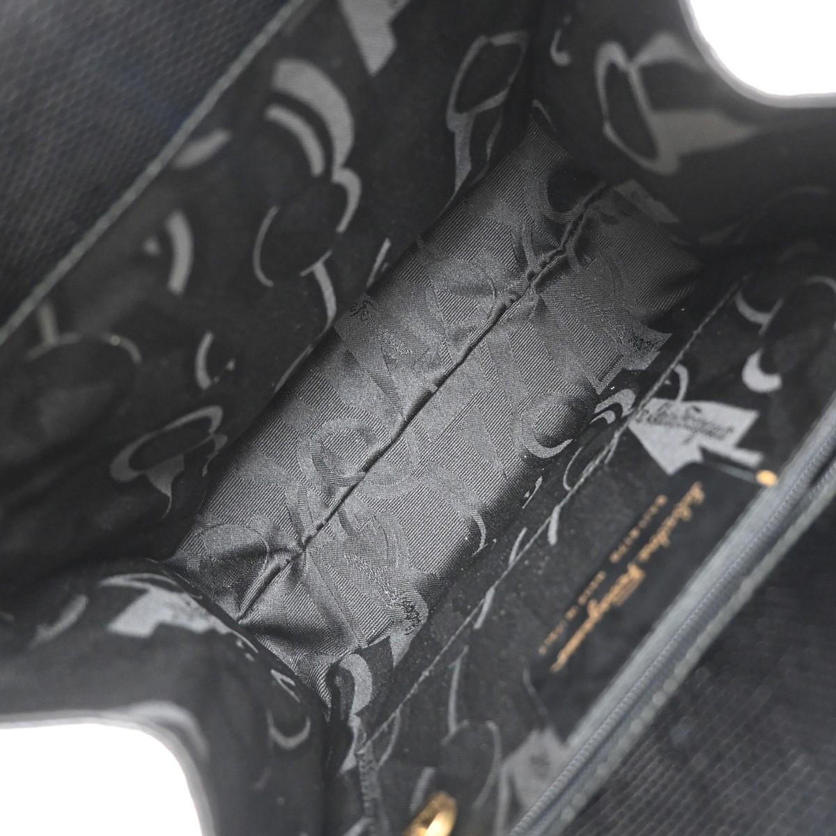 Salvatore Ferragamo Salvatore Ferragamo Convertible Vara Bow Tote Lizard Embossed Leather Small Zwart