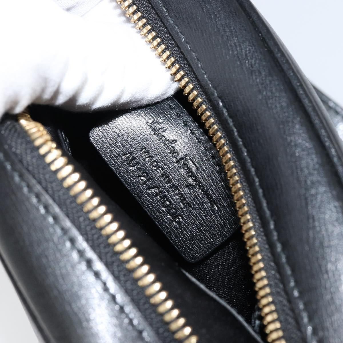 Salvatore Ferragamo City Camera Bag Leather Zwart