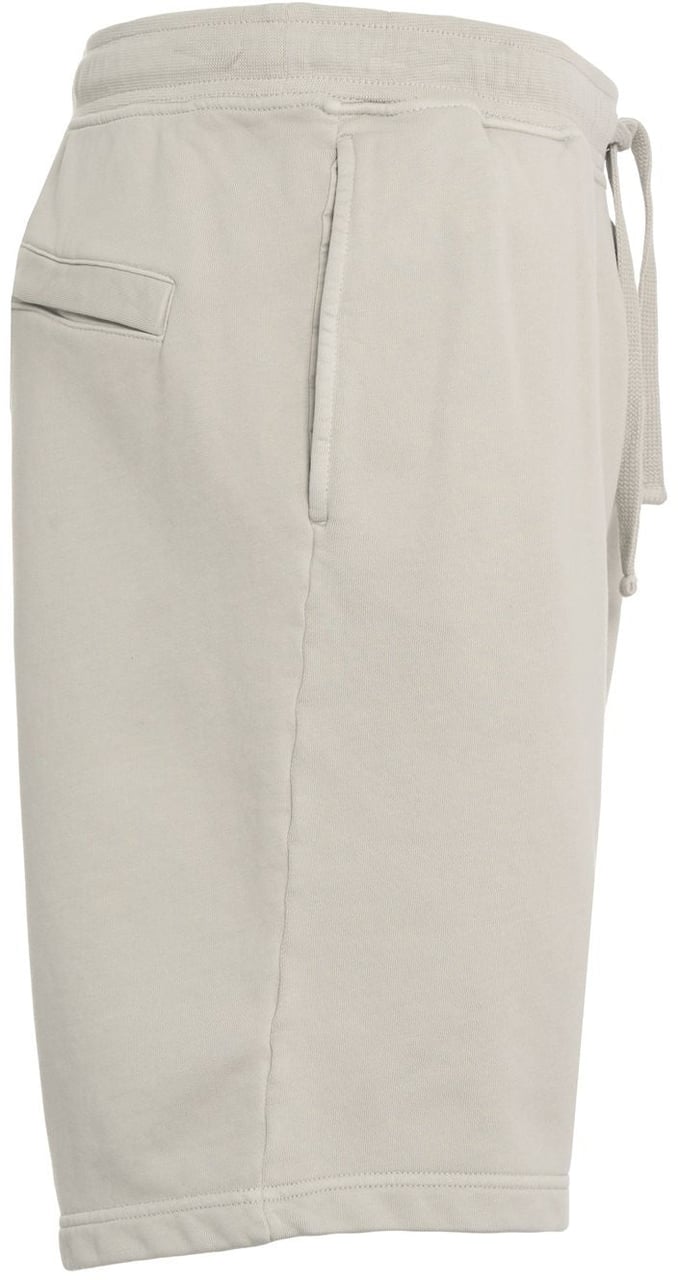 Stone Island Shorts with logo label Grijs