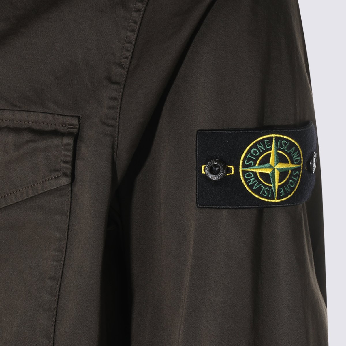 Stone Island Sleek Zip-Up Shirt with Classic Collar Zwart