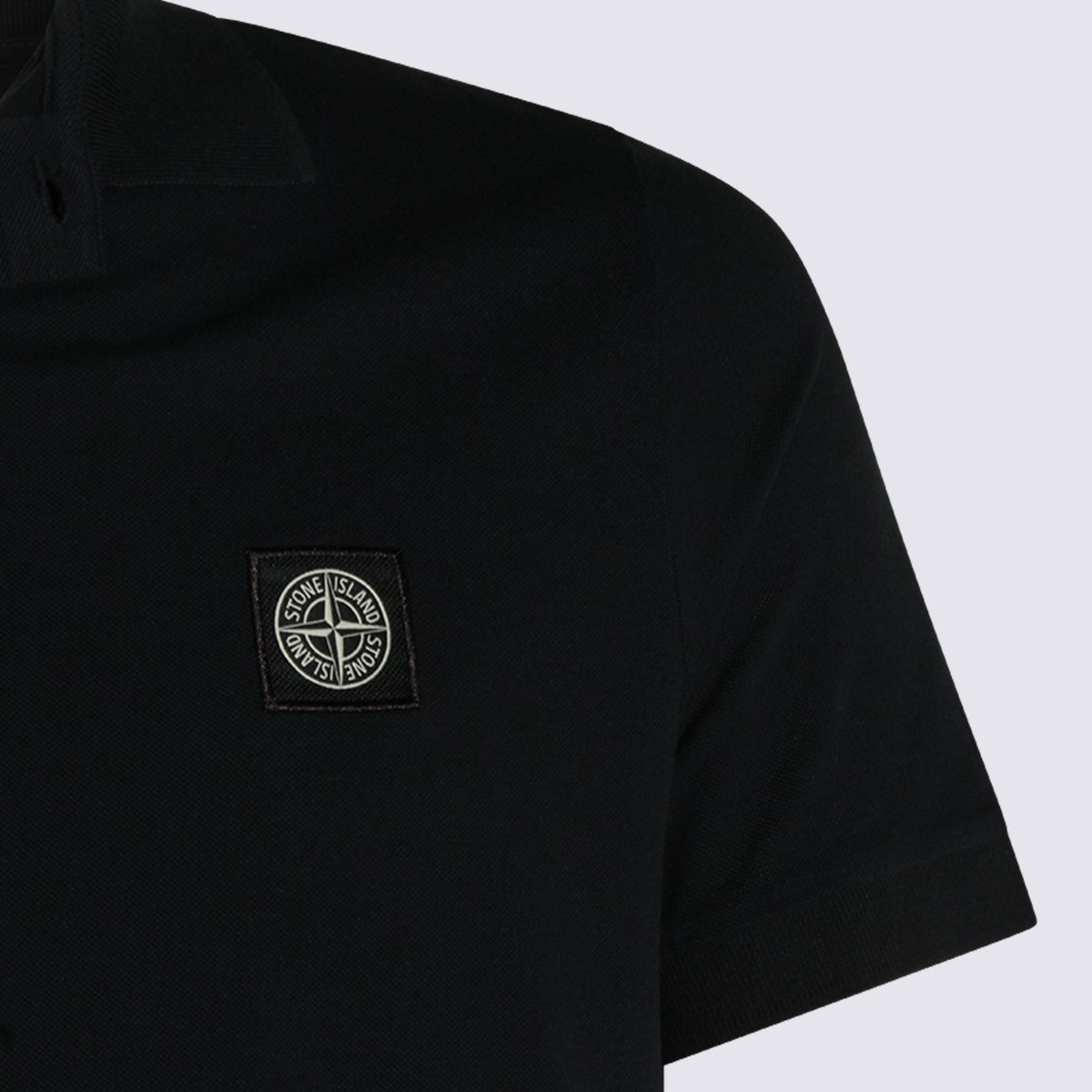 Stone Island Short-Sleeve Polo Shirt with Minimalist Design Zwart