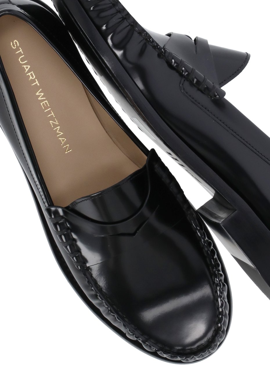 Stuart Weitzman Black Lottie Loafer Leather Loafers Zwart