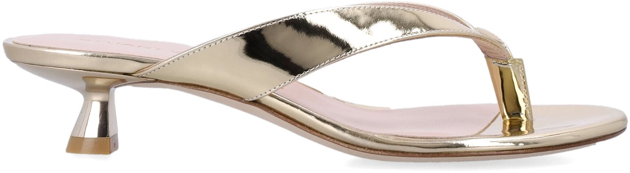 Stuart Weitzman Rio Sleek Tongue Sandal Platinum Goud