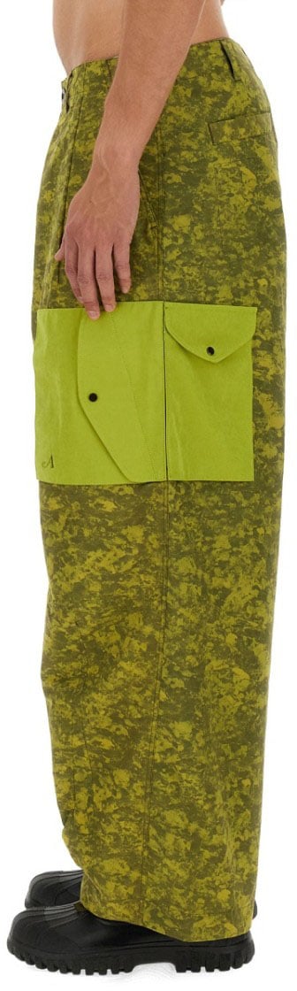 Ten C Wide-Leg Cargo Pants With Textured Pattern Groen