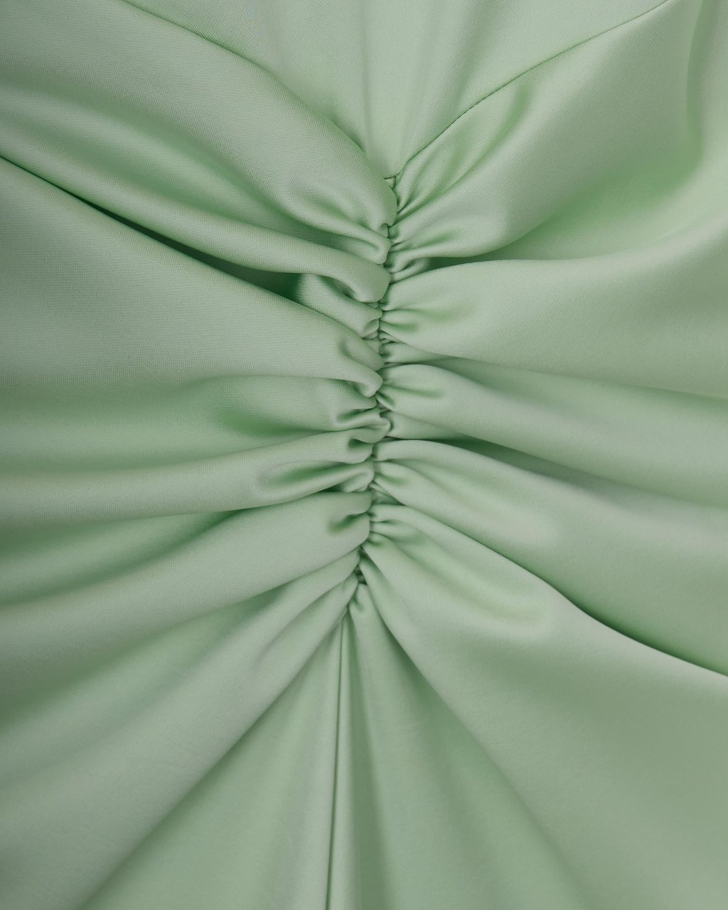 The Andamane Maxi Dress with Pronounced Shoulders Groen