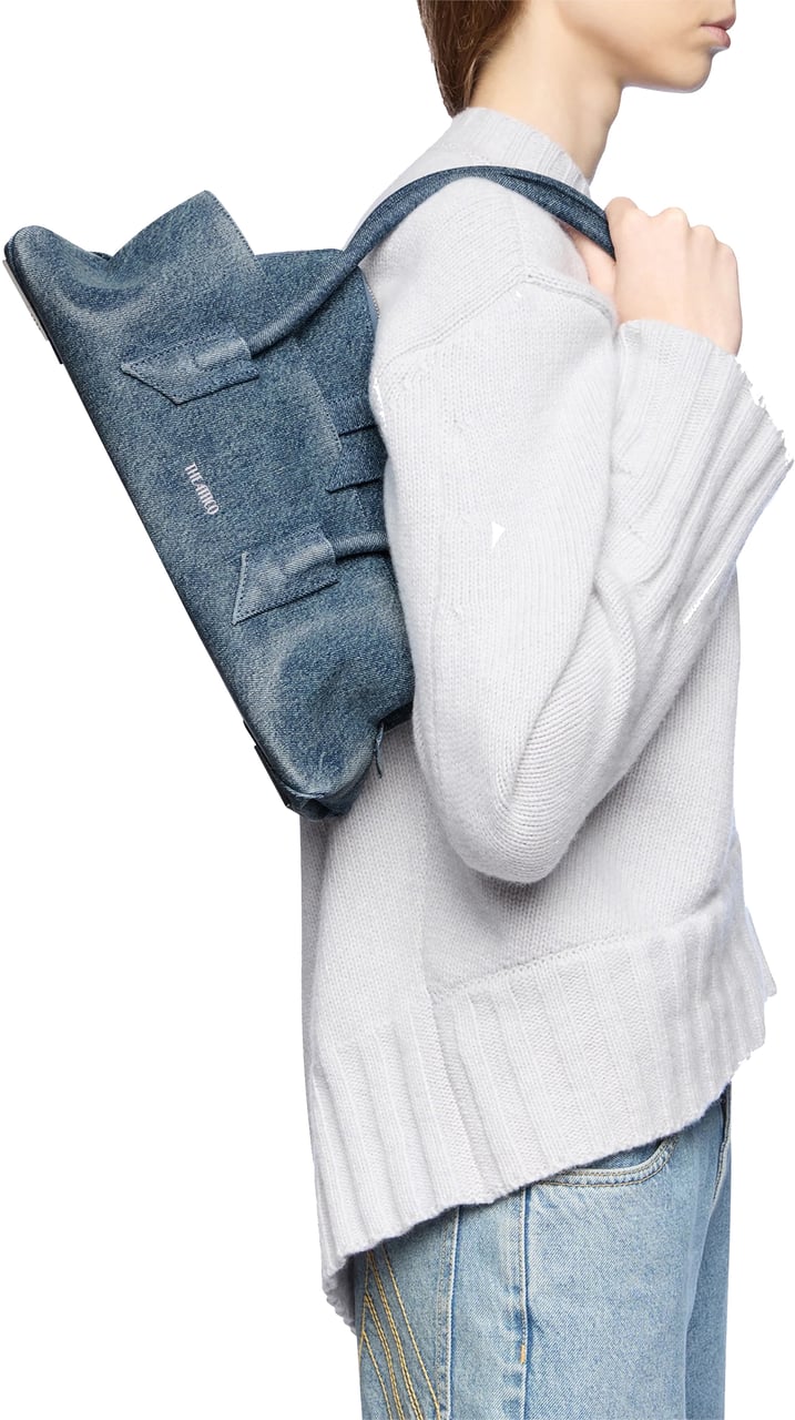 The Attico Le Passeggiata Small Denim Washed Blauw
