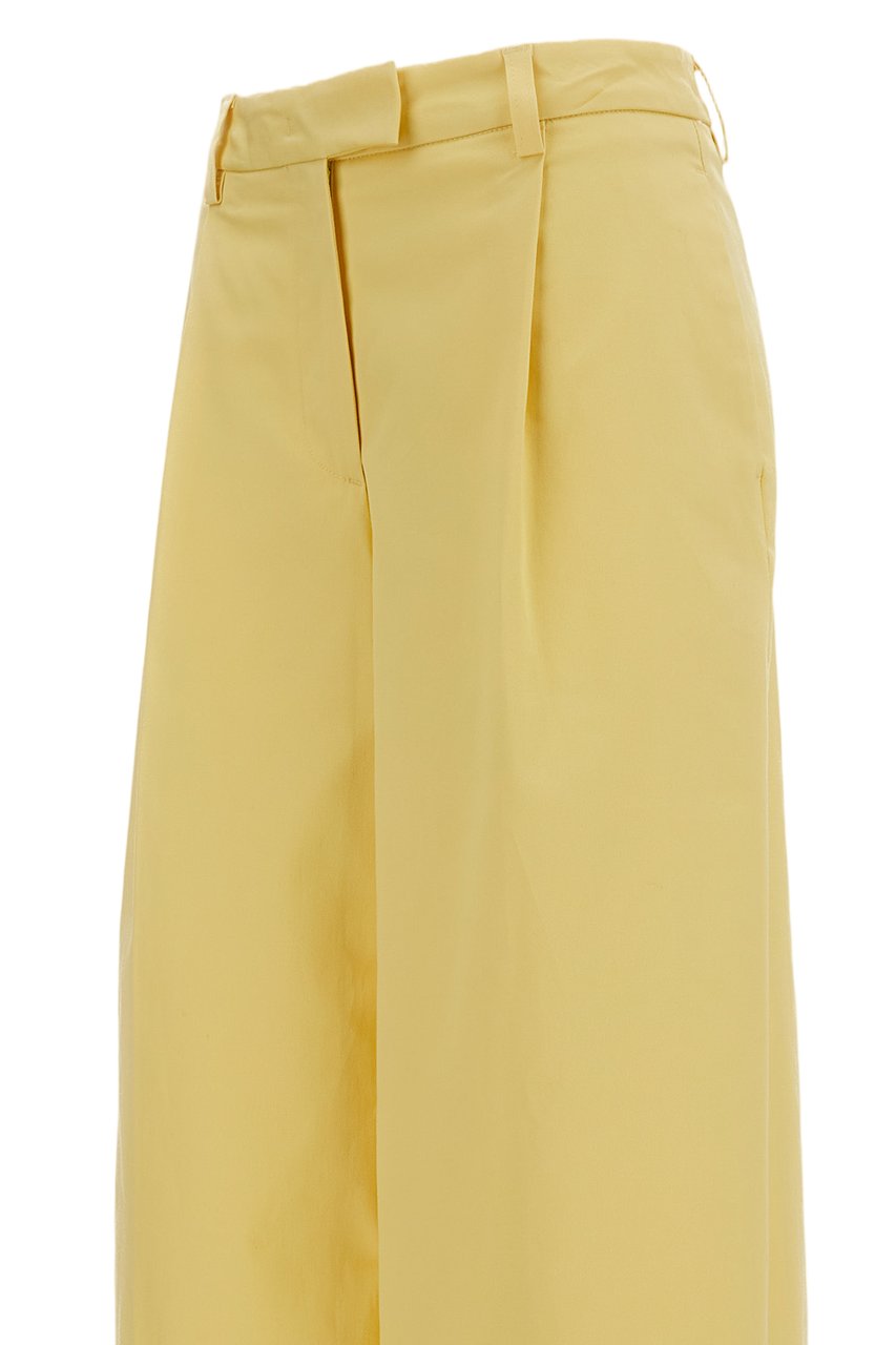 The Latest High-Rise Gabardine Trousers with Wide Leg Silhouette Geel