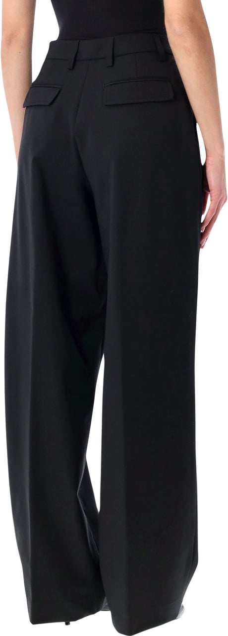 The Latest C-Axel Nero Zwart