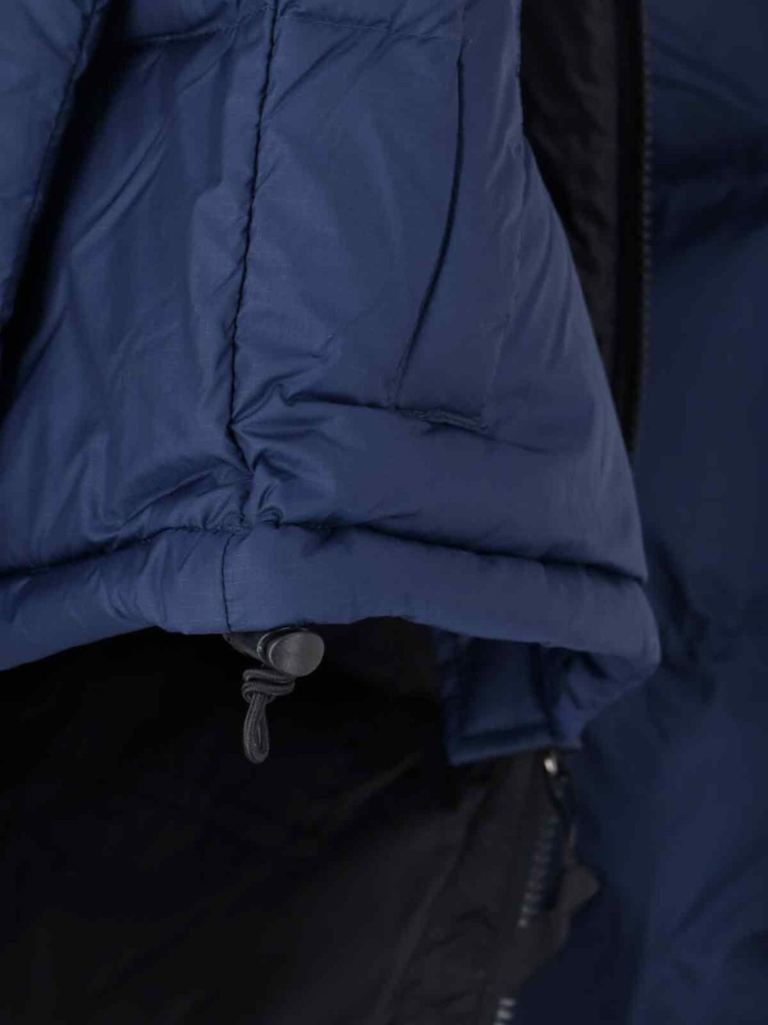 The North Face Fitted Women's Jacket With High Collar And Zipper Closure Blauw