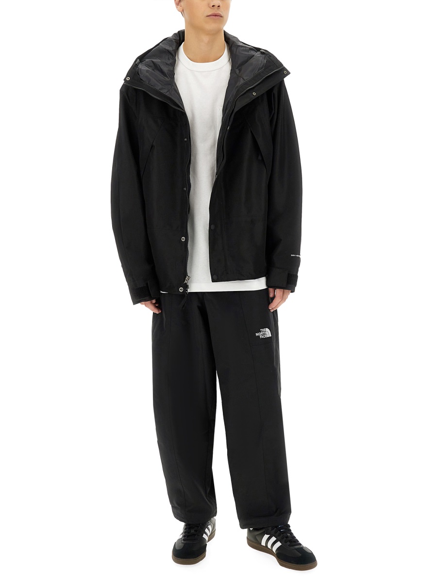 The North Face Mountain Hooded Multi Pockets Jacket Zwart