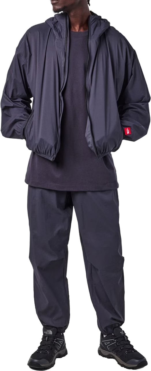 The North Face Redbox Packable Windbreaker Jacket Zwart