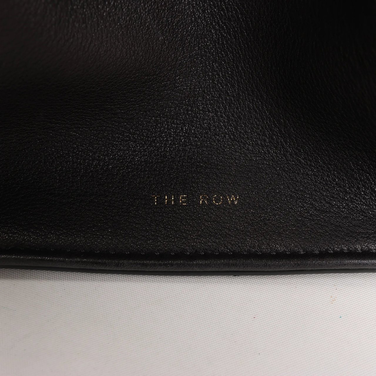 The Row The Row Soft Margaux 10 Leather 2Way Handbag in Black Zwart