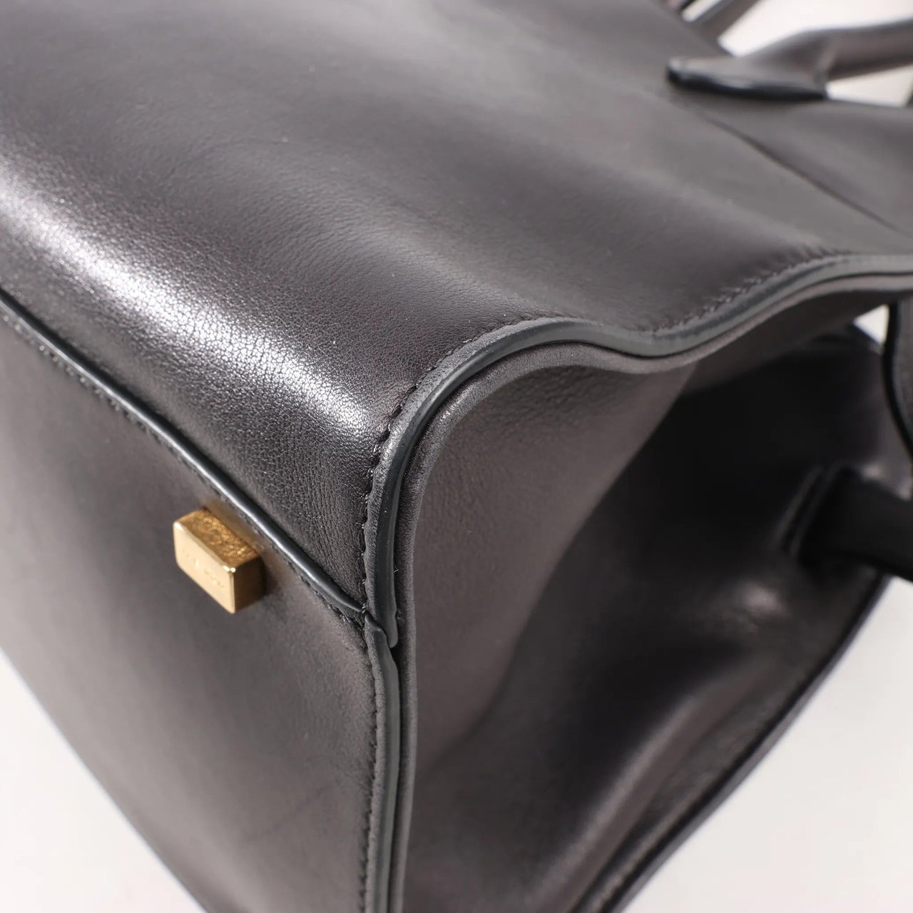 The Row The Row Soft Margaux 10 Leather 2Way Handbag in Black Zwart