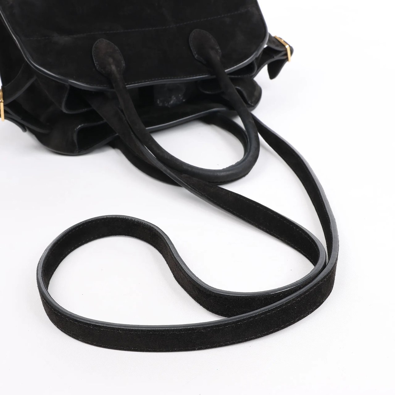 The Row The Row Soft Margaux 10 Suede 2Way Handbag in Black Zwart