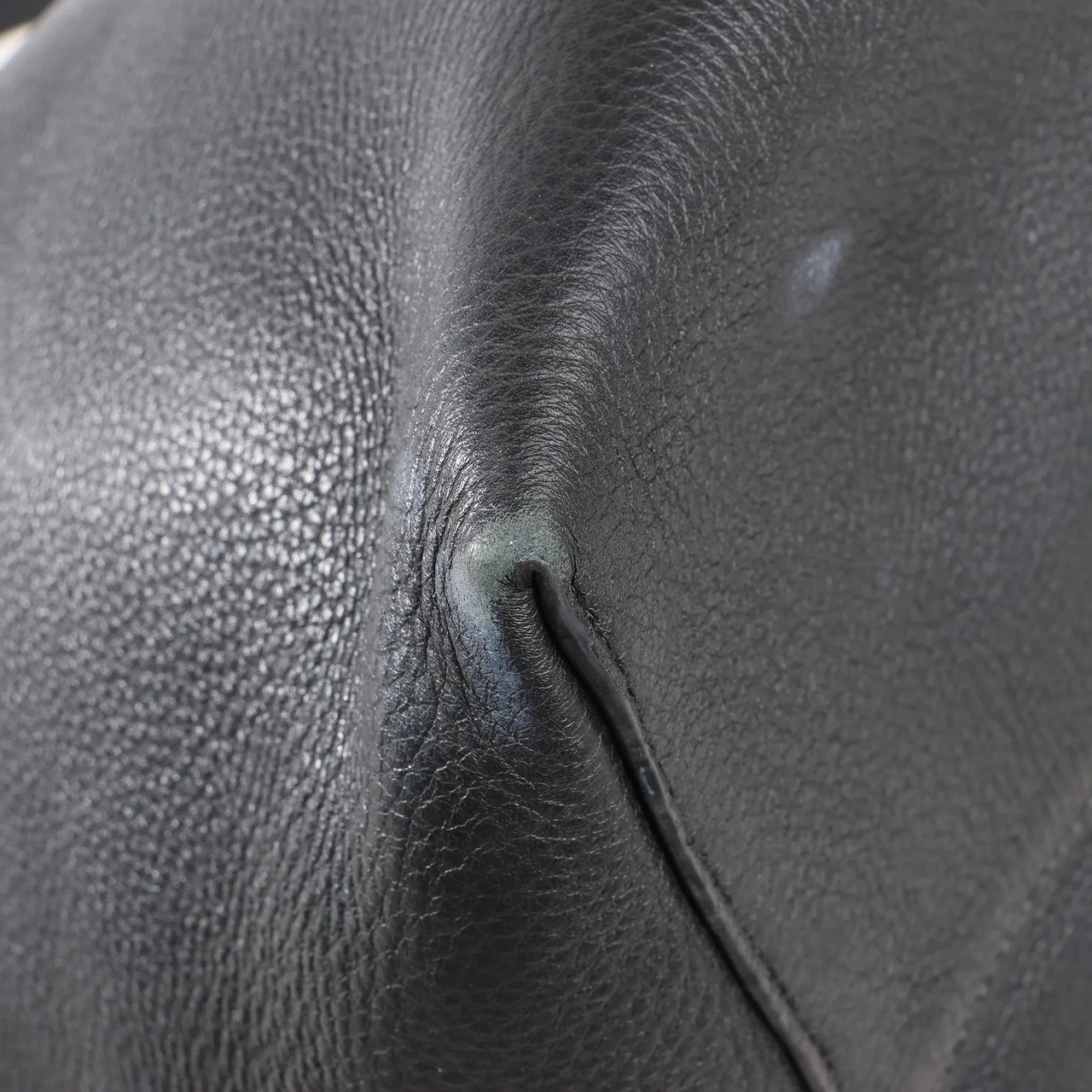 The Row The Row Park Tote Medium Leather Shoulder bag in Black Zwart