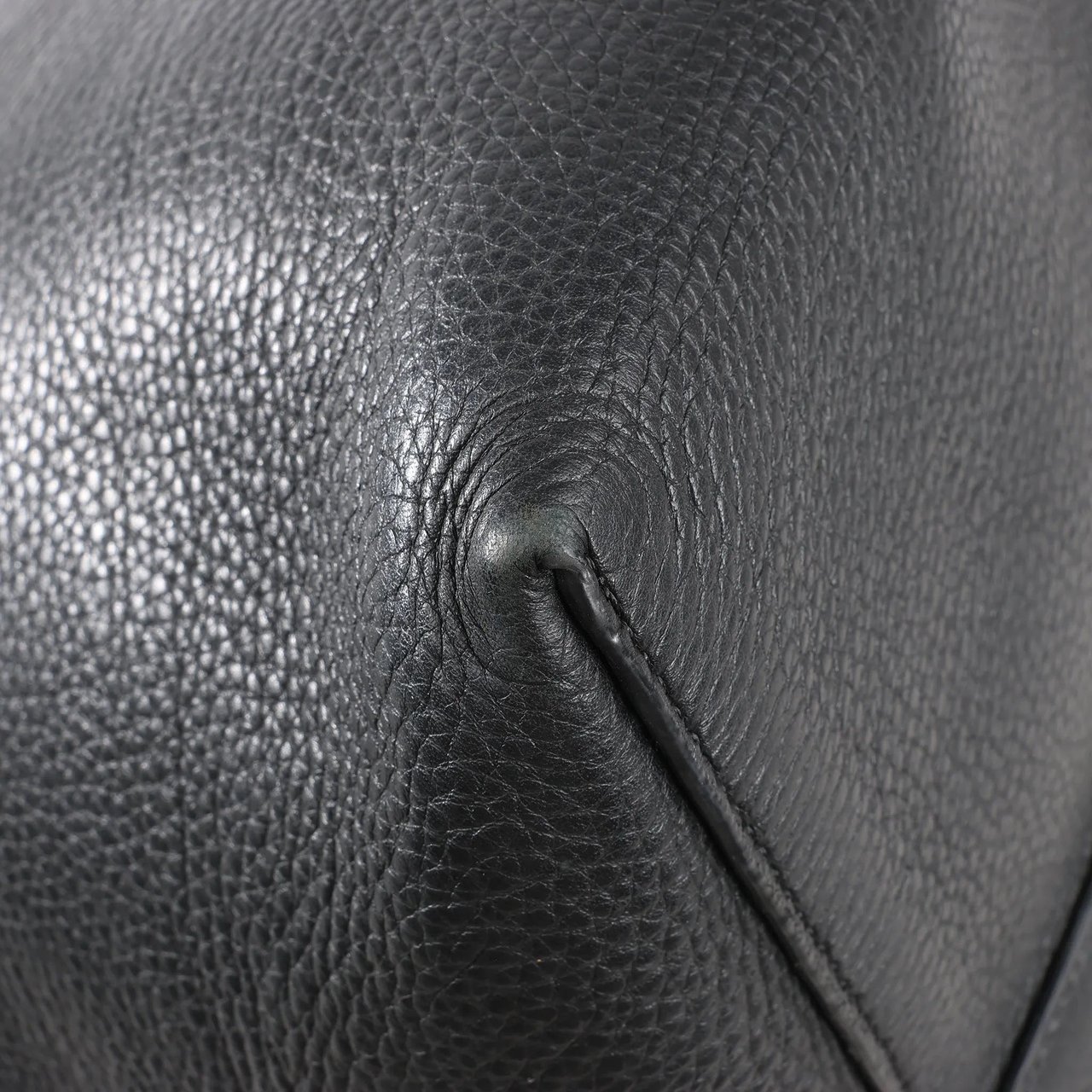 The Row The Row Park Tote Medium Leather Shoulder bag in Black Zwart