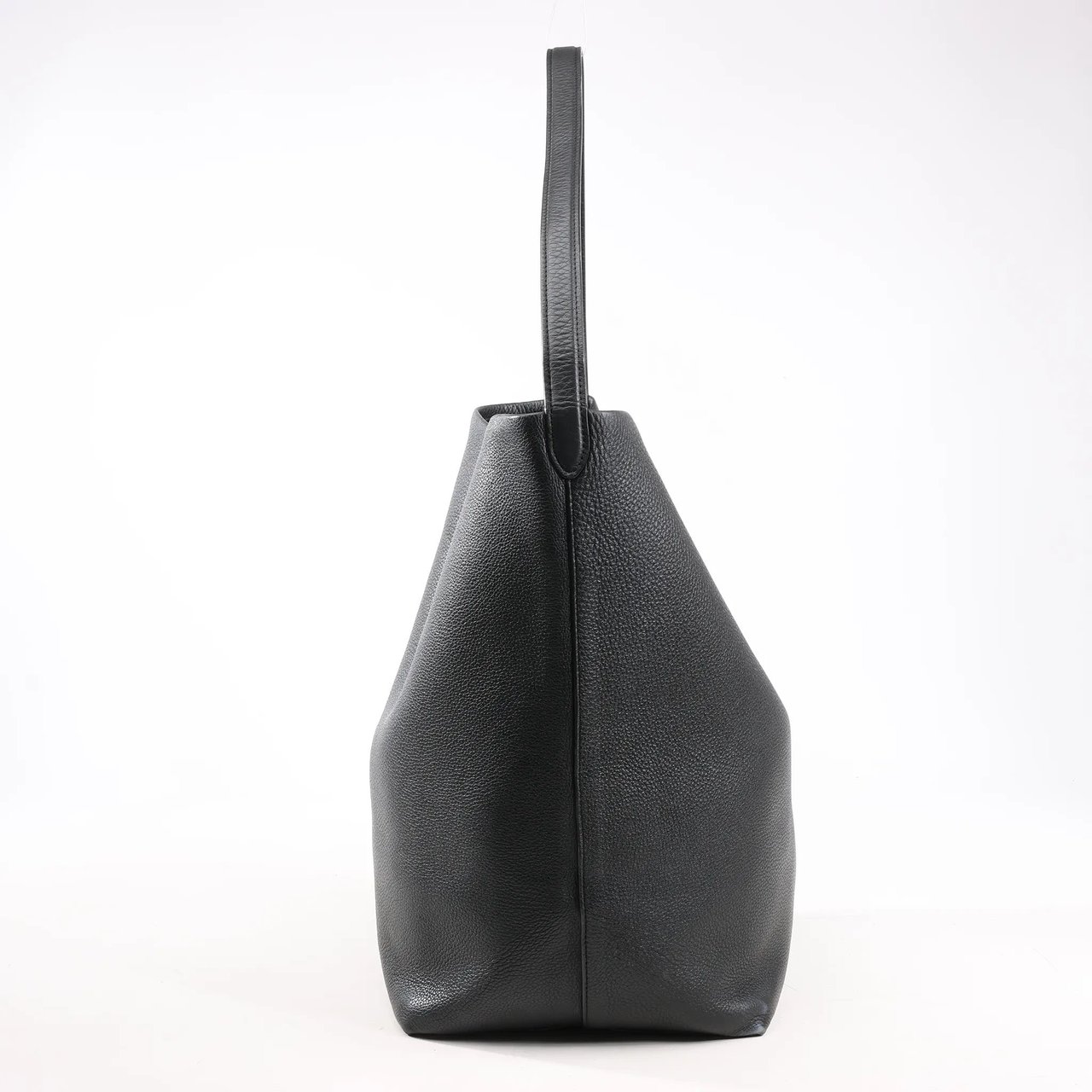 The Row The Row Park Tote Medium Leather Shoulder bag in Black Zwart